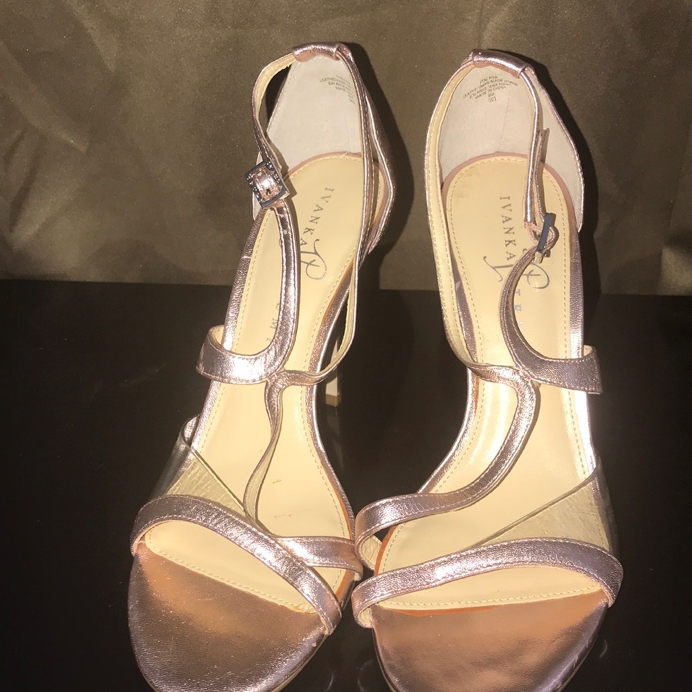 Leather woman shoes from Ivanka trump